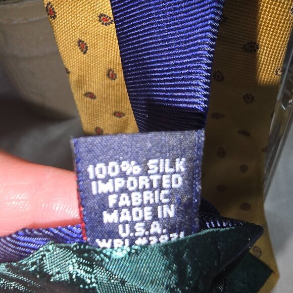 TOMMY HILFIGER YELLOW TIE WITH RED TEARDROP DESIGN IMPORTED SILK FABRIC MENS - Picture 4 of 6